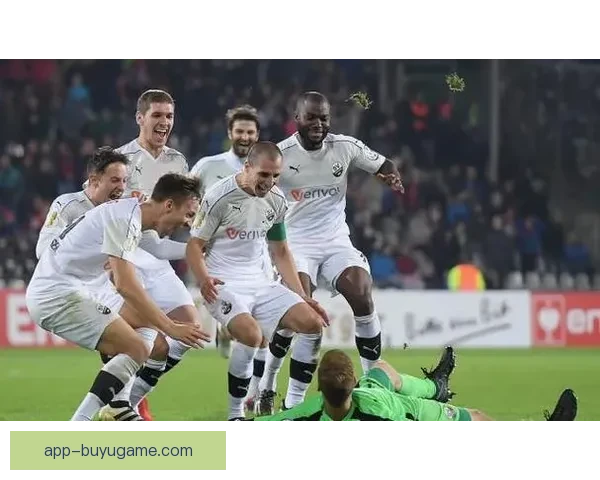 奥斯纳布鲁克与门兴格拉德巴赫鏖战平分秋色比赛精彩回顾